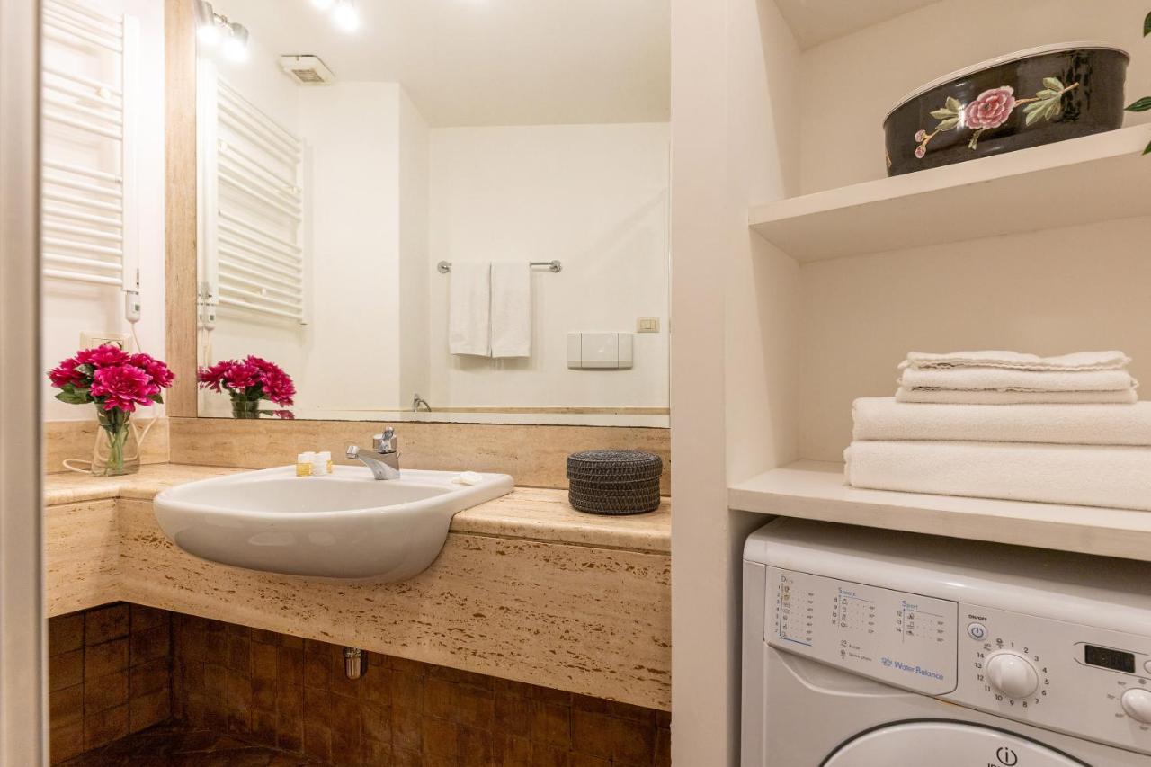 Rome As You Feel - Charming Loft Campitelli In Navona Екстериор снимка